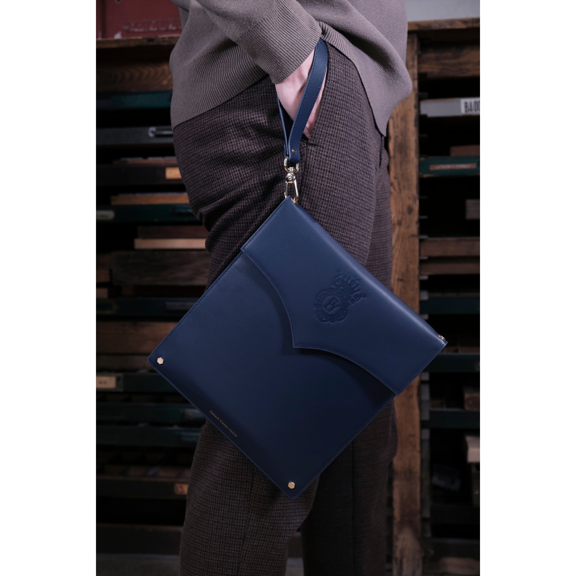 Leather Stationery Collection - The Pendant Folio A5 / Navy